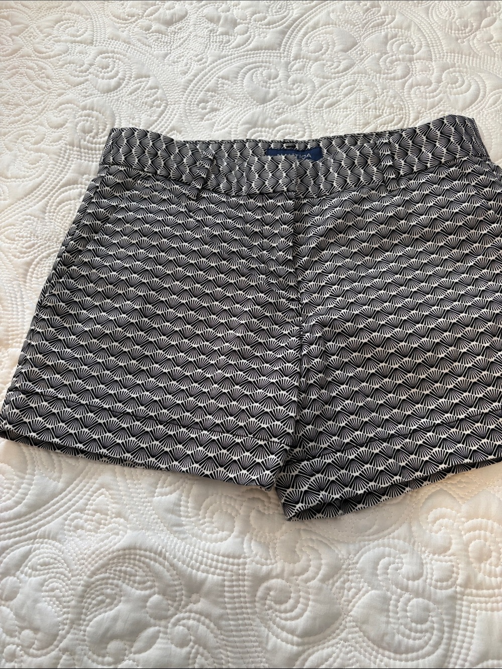 Nautica Black & White Fan-Print  Shorts